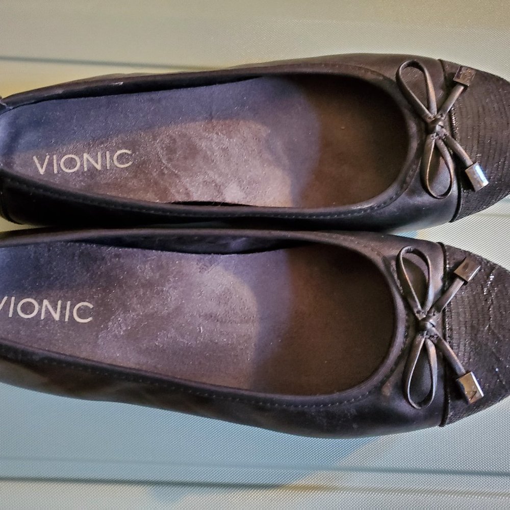 Vionic Flats 359 Minna